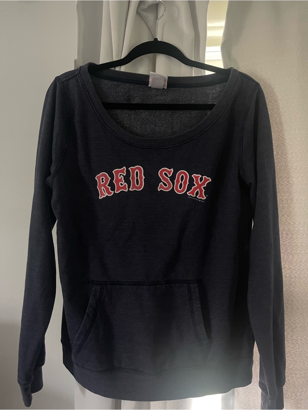 Boston Red Sox licensed Navy Scoop Neck Sweatshirt *vintage*